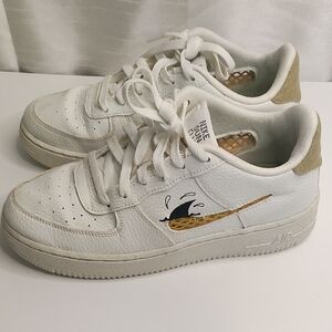 Nike‎ Sun Club Kids White and Gold Sneakers Size 6Y